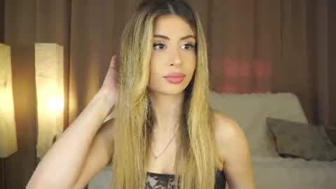 Snapshot of holayoula chatting on July 9, 2026, 8:07 am Moni Monica online show from July 9, 2026, 8:07 am