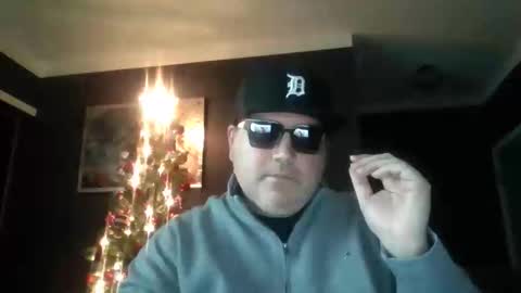 holden_minutz online show from December 17, 2025, 9:04 am