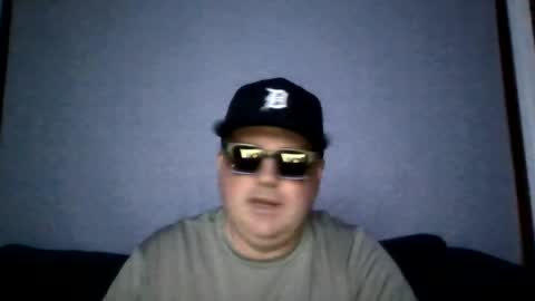 Snapshot of holden_minutz chatting on June 24, 2026, 7:40 am holden_minutz online show from June 24, 2026, 7:40 am