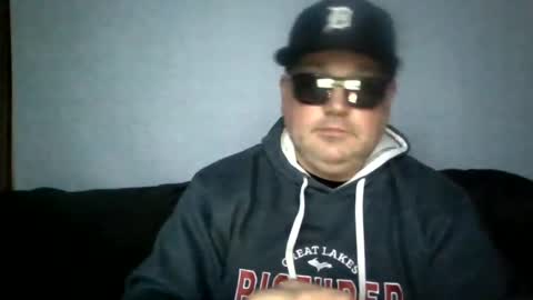 Snapshot of holden_minutz chatting on July 29, 2026, 7:06 am holden_minutz online show from July 29, 2026, 7:06 am