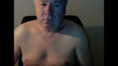 Snapshot of holgerhb53 chatting on February 2, 2025, 3:17 pm Holger online show from February 2, 2025, 3:17 pm