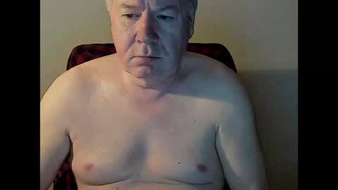 Snapshot of holgerhb53 chatting on February 6, 2025, 7:35 am Holger online show from February 6, 2025, 7:35 am