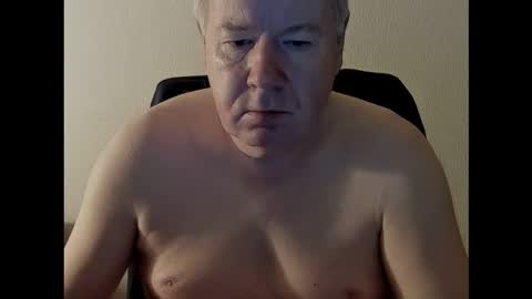 Snapshot of holgerhb53 chatting on September 13, 2025, 4:12 am Holger online show from September 13, 2025, 4:12 am