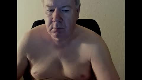 Snapshot of holgerhb53 chatting on September 15, 2025, 2:22 am Holger online show from September 15, 2025, 2:22 am