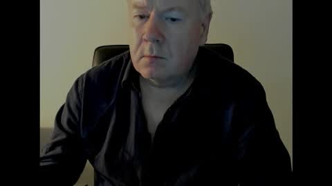 Snapshot of holgerhb53 chatting on September 15, 2025, 2:28 pm Holger online show from September 15, 2025, 2:28 pm