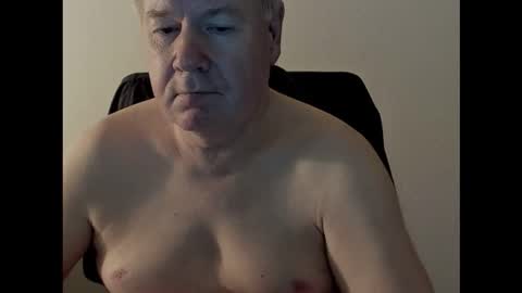 Snapshot of holgerhb53 chatting on September 25, 2025, 3:49 pm Holger online show from September 25, 2025, 3:49 pm
