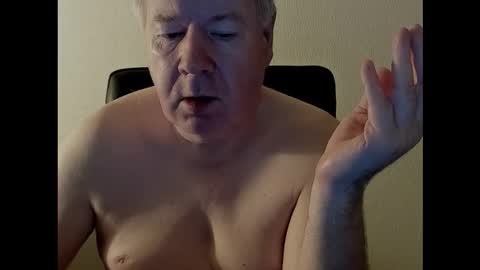 Snapshot of holgerhb53 chatting on September 27, 2025, 4:39 am Holger online show from September 27, 2025, 4:39 am