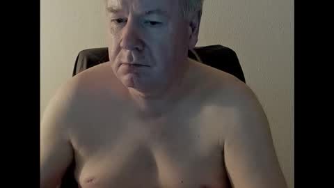 Snapshot of holgerhb53 chatting on October 1, 2025, 1:17 pm Holger online show from October 1, 2025, 1:17 pm