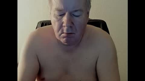 Snapshot of holgerhb53 chatting on October 5, 2025, 2:15 pm Holger online show from October 5, 2025, 2:15 pm