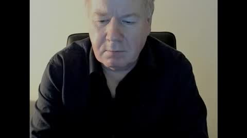 Snapshot of holgerhb53 chatting on October 22, 2025, 2:06 pm Holger online show from October 22, 2025, 2:06 pm
