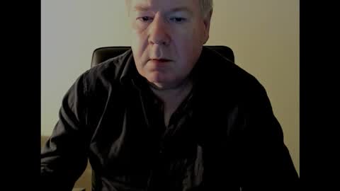 Snapshot of holgerhb53 chatting on October 23, 2025, 5:18 am Holger online show from October 23, 2025, 5:18 am