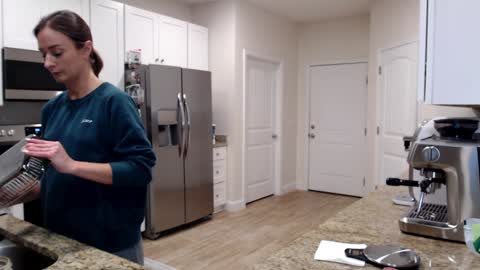 Holi Hurricane online show from January 9, 2026, 4:04 am