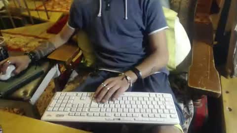 Snapshot of hollio1109 chatting on September 15, 2025, 10:32 pm Hollio online show from September 15, 2025, 10:32 pm