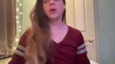 Snapshot of holly23hopefull chatting on December 30, 2024, 7:04 am Hollys Drive threw Side Of CB. online show from December 30, 2024, 7:04 am