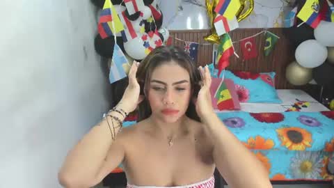 Snapshot of holly_22 chatting on June 27, 2026, 12:55 pm Holly 22 online show from June 27, 2026, 12:55 pm