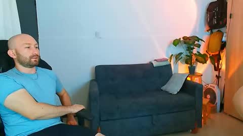 Holly and Honey online show from March 27, 2026, 10:31 pm