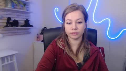 Snapshot of holly_bb95 chatting on January 20, 2025, 4:32 am Holly online show from January 20, 2025, 4:32 am