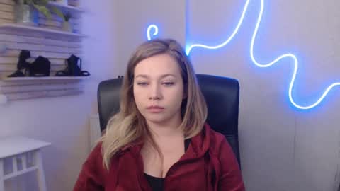 Snapshot of holly_bb95 chatting on January 20, 2025, 7:36 am Holly online show from January 20, 2025, 7:36 am