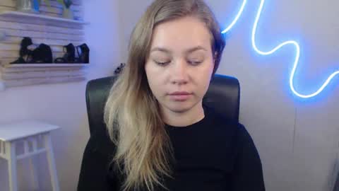 Snapshot of holly_bb95 chatting on January 28, 2025, 10:56 am Holly online show from January 28, 2025, 10:56 am
