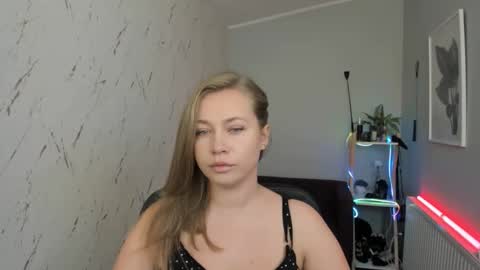 Snapshot of holly_bb95 chatting on September 11, 2025, 4:29 pm Holly online show from September 11, 2025, 4:29 pm