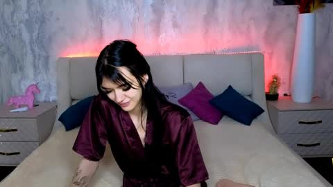 Snapshot of holly_beck chatting on May 20, 2026, 12:39 am Holly online show from May 20, 2026, 12:39 am