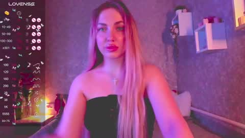 holly_molly8 online show from January 10, 2025, 6:06 pm