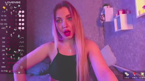holly_molly8 online show from January 13, 2025, 9:09 pm