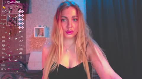 holly_molly8 online show from January 16, 2025, 2:51 pm