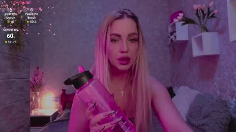 holly_molly8 online show from September 10, 2025, 7:14 pm
