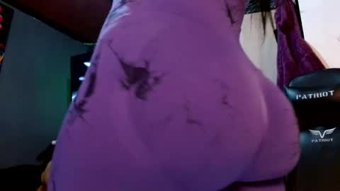 Snapshot of holly_thomsonx69 chatting on January 1, 2025, 12:00 am holly_thomsonx69 online show from January 1, 2025, 12:00 am