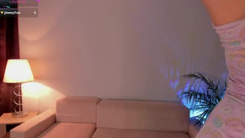 Snapshot of holly_velvett chatting on April 6, 2026, 8:26 am holly online show from April 6, 2026, 8:26 am