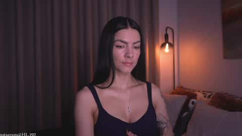 Holly Linder online show from April 8, 2026, 2:11 am