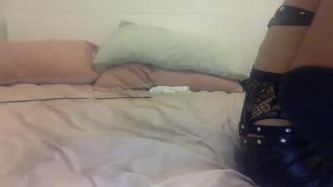 EDGED DICK online show from April 19, 2026, 6:32 pm