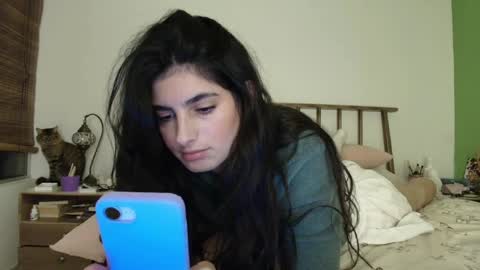 hollyshit_ online show from April 8, 2026, 12:10 am