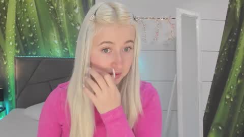 HollyTaillor online show from February 4, 2026, 6:30 am