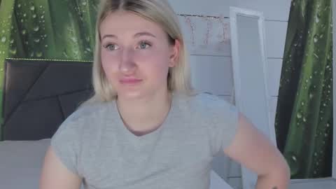 HollyTaillor online show from May 24, 2026, 5:23 am
