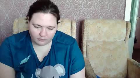 HollyXEva online show from April 15, 2026, 6:53 am