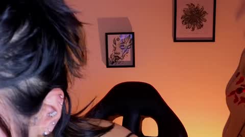 Snapshot of hollyxx_ chatting on June 3, 2026, 6:49 am holly online show from June 3, 2026, 6:49 am