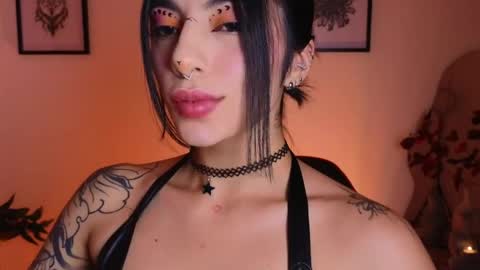 Snapshot of hollyxx_ chatting on June 7, 2026, 6:06 am holly online show from June 7, 2026, 6:06 am