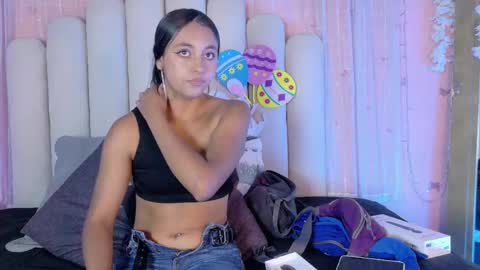 Snapshot of hollyyqueen_ chatting on April 24, 2026, 7:27 pm Hollyy online show from April 24, 2026, 7:27 pm