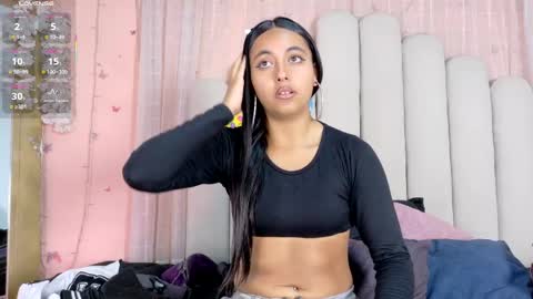 Snapshot of hollyyqueen_ chatting on May 15, 2026, 7:21 pm Hollyy online show from May 15, 2026, 7:21 pm