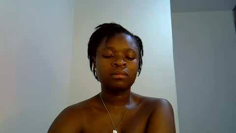 Snapshot of holy_ebony chatting on June 16, 2026, 4:48 am holy_ebony online show from June 16, 2026, 4:48 am