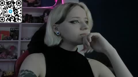 holy_mistresss online show from May 12, 2026, 8:22 am