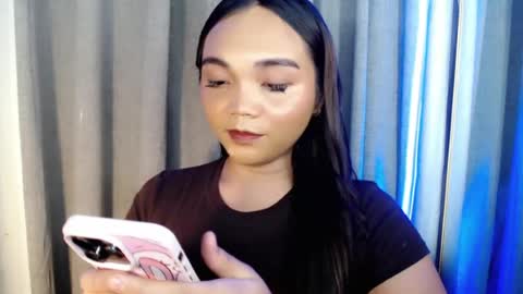 Snapshot of holy_shine chatting on July 29, 2026, 11:14 pm Bella online show from July 29, 2026, 11:14 pm