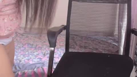 Snapshot of holyfucklove chatting on October 15, 2025, 5:29 am Mira and Abraham online show from October 15, 2025, 5:29 am