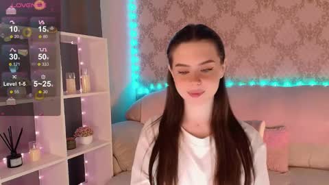 Mia online show from May 30, 2026, 4:31 am