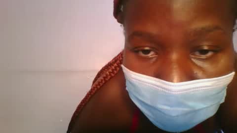 honey_beb online show from September 18, 2025, 5:59 pm