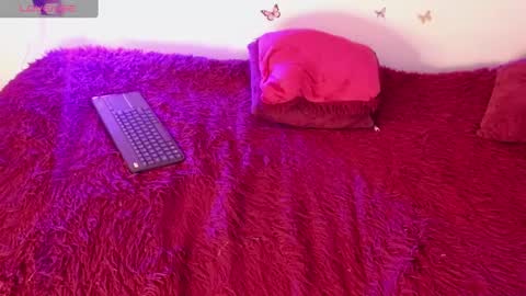Snapshot of honey_buns_1 chatting on March 12, 2025, 2:23 pm mimi online show from March 12, 2025, 2:23 pm