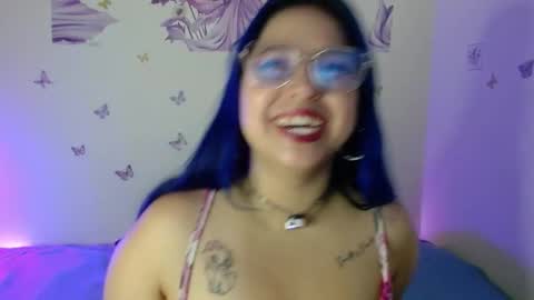 Snapshot of honey_buns_1 chatting on September 14, 2025, 11:09 am mimi online show from September 14, 2025, 11:09 am