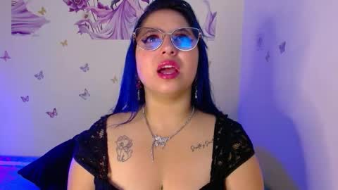 Snapshot of honey_buns_1 chatting on October 1, 2025, 11:27 am mimi online show from October 1, 2025, 11:27 am